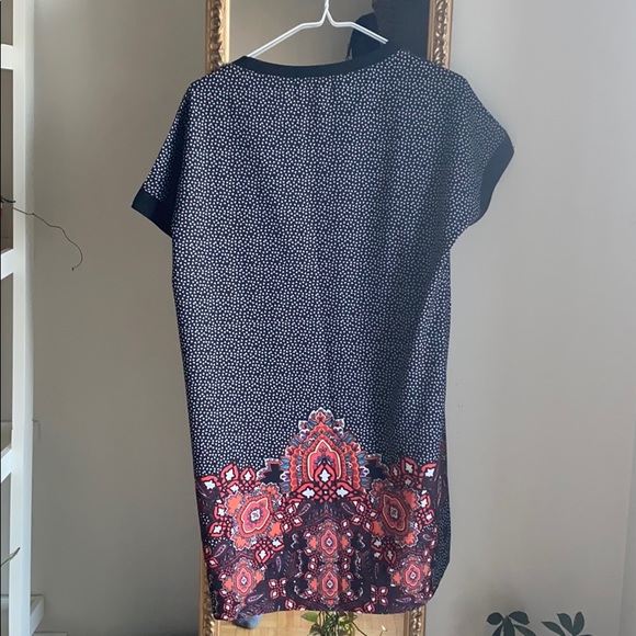 Beautiful Unique Dress - Picture 2 of 4